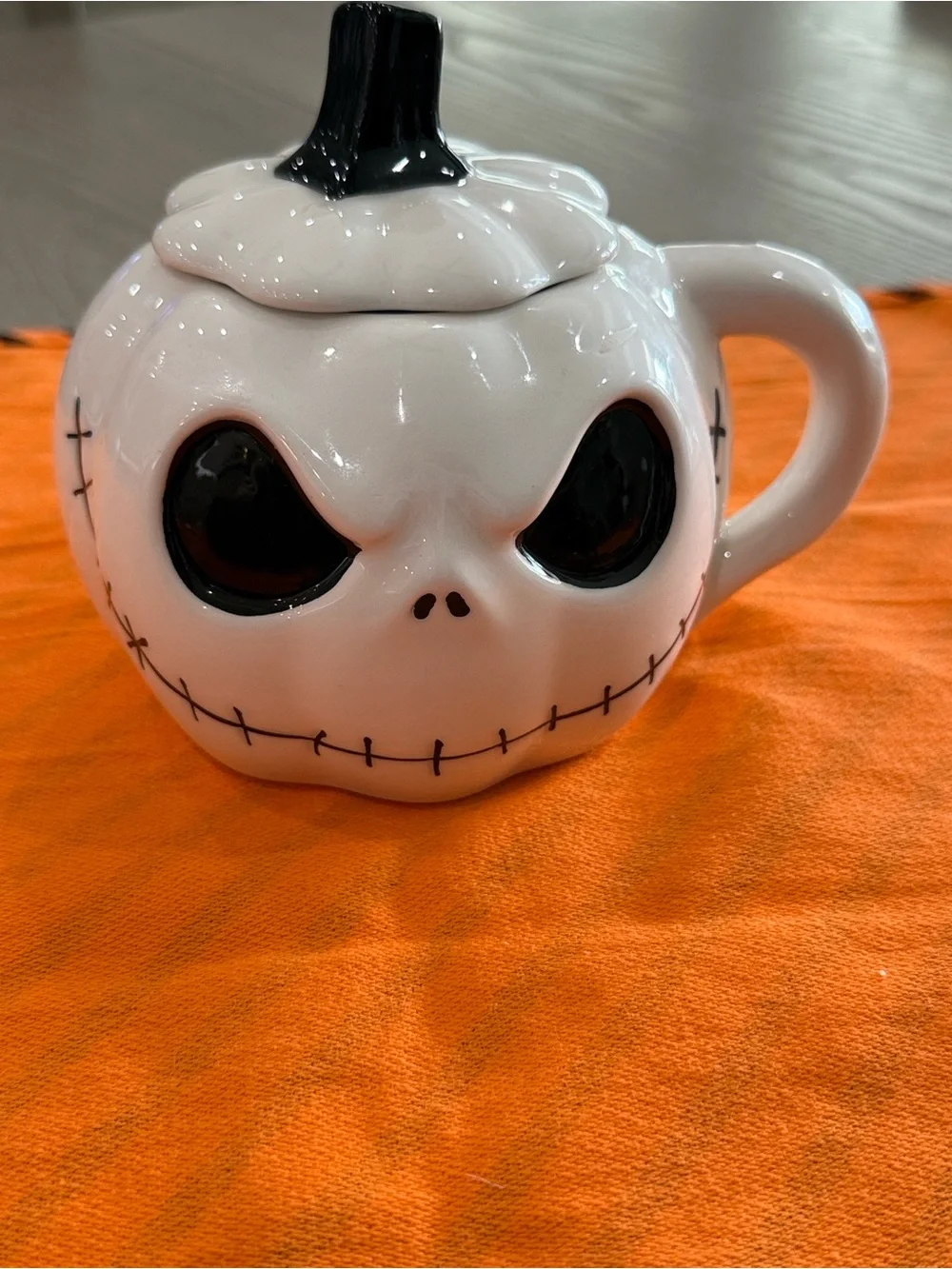 DISNEY THE NIGHTMARE BEFORE CHRISTMAS, JACK SKELLINGTON PUMPKIN MUG W/LID NWT